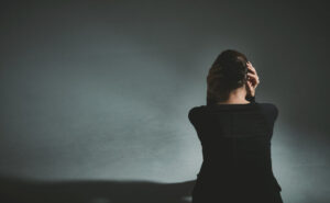 時間が経っても失恋の辛さが残る理由