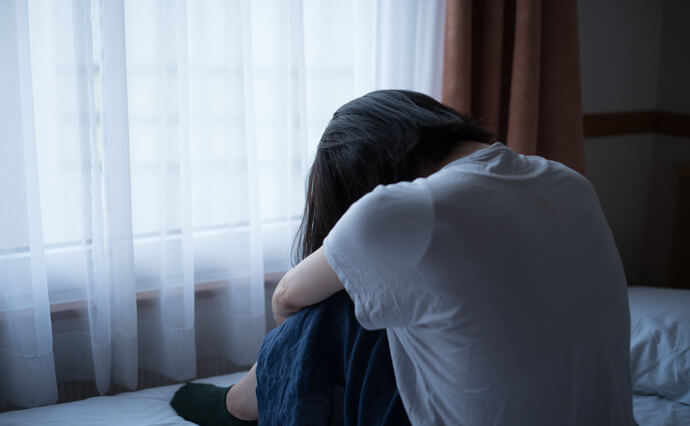 「失恋が辛い、助けて…」立ち直る方法と期間別の心境を紹介！