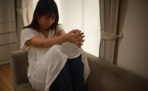 失恋を忘れるときにやってはいけないNG行動