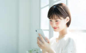 「好きな人から連絡が来ない」諦める前の相談先