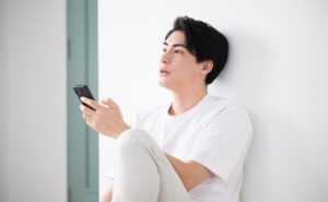 彼氏が未読無視をする心理